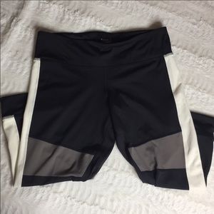 Reebok Speedwick Black Large Cropped Leggings